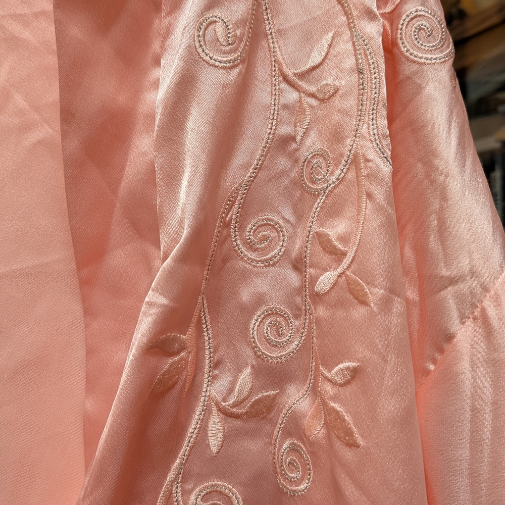 Delicates Soft Pink Robe - Picture 4 of 5